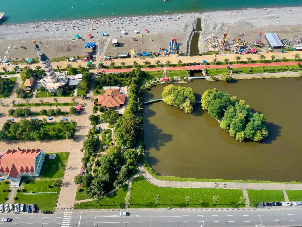 Hellobatumi Aparthotel Ngoại thất bức ảnh