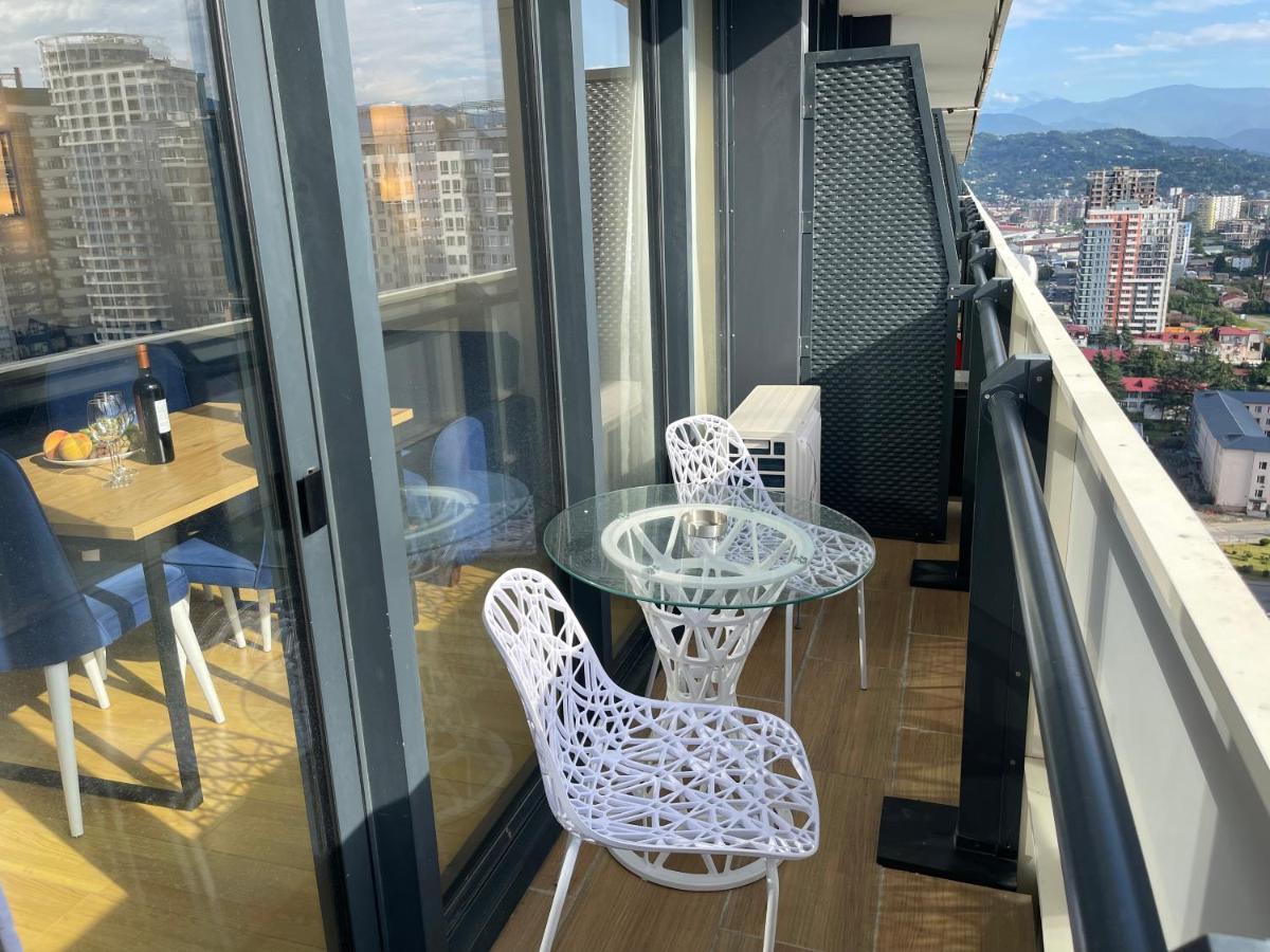 Hellobatumi Aparthotel Ngoại thất bức ảnh